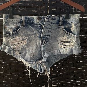 Tobi distressed acid wash shorts 26